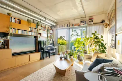Entire apartment at 11 Ilhan Lane, image 5 of 21
