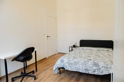 Quarto privado em Rue du Commerce 22, imagem 4 de 12