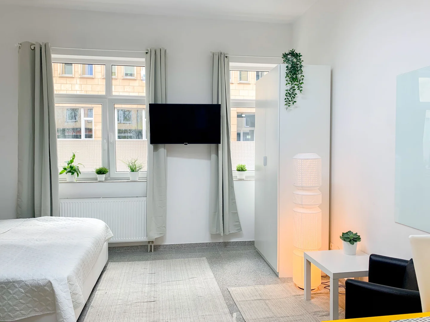 Student-friendly room in  with modern amenities