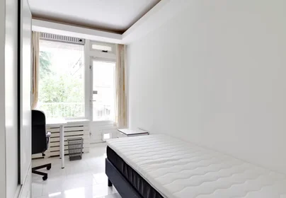 Quarto privado em Adriaan Dortsmanstraat, Prins Alexander, imagem 1 de 10