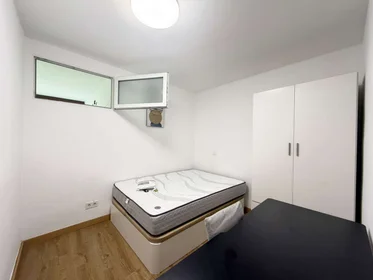 Chambre privée à Carrer d'Indalecio Prieto, image 1 de 6