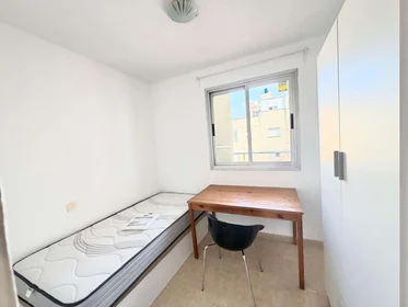 Quarto privado em Carrer Antoni Rosselló i Nadal, imagem 1 de 5