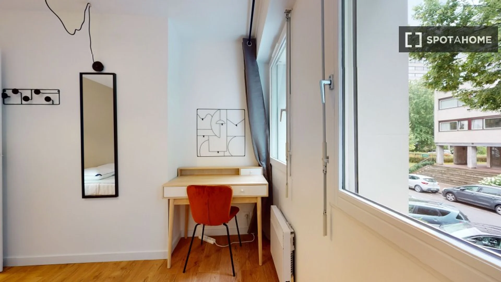 Stanza per studenti luminosa e ariosa con facile accesso all'università a 