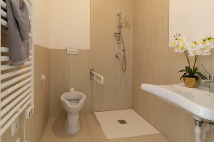 Stanza privata in Via Cavour, 46, 86100 Campobasso CB, Italia, immagine 9 di 18