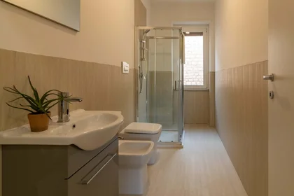 Habitación privada en Via Cavour, 46, 86100 Campobasso CB, Italia, imagen 8 de 21