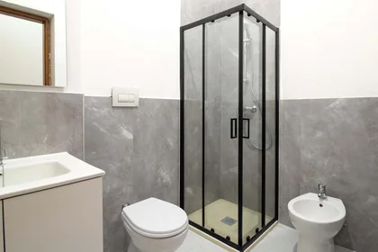Quarto privado em Viale G. Marconi, 178, 65127 Pescara PE, Italia, imagem 14 de 32
