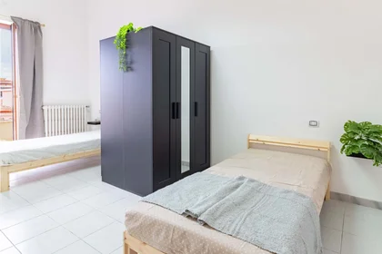 Quarto privado em Viale G. Marconi, 178, 65127 Pescara PE, Italia, imagem 15 de 32
