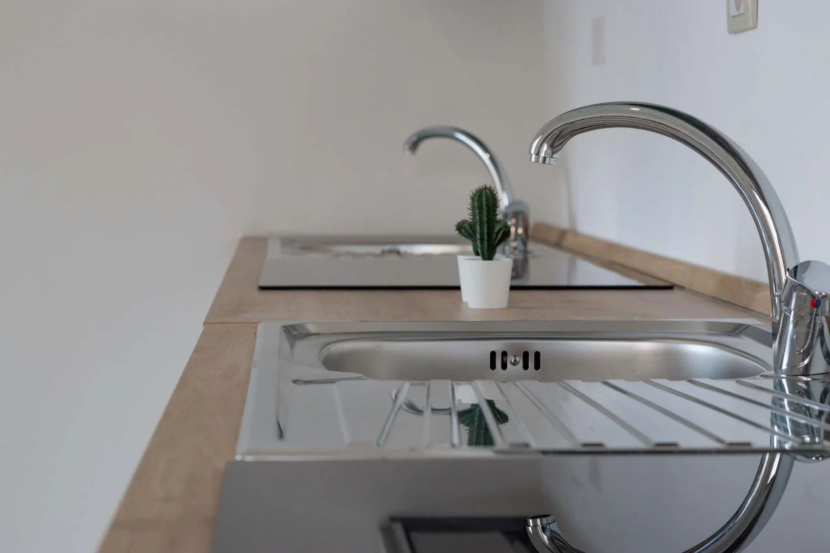 Quarto para alugar em apartamento de estudantes em , totalmente mobilado
