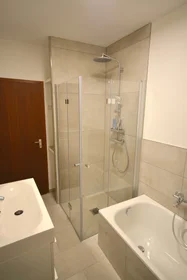 Gesamte Unterkunft in der Heerstraße 130, 65205 Wiesbaden, Deutschland, bild 6 von 11