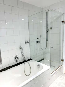 Gesamte Unterkunft in der Heerstraße 130, 65205 Wiesbaden, Deutschland, bild 5 von 6