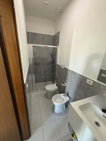 Quarto privado em Viale G. Marconi, 180, 65127 Pescara PE, Italia, imagem 17 de 34
