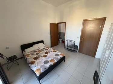 Quarto privado em Viale G. Marconi, 180, 65127 Pescara PE, Italia, imagem 13 de 31