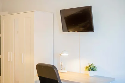 Quarto privado em Carrer d'Honorat Juan, Extramurs, València, Valencia, Spain, imagem 3 de 41