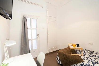 Habitación privada en Carrer d'Honorat Juan, Extramurs, València, Valencia, Spain, imagen 3 de 14
