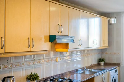 Quarto privado em Carrer d'Honorat Juan, Extramurs, València, Valencia, Spain, imagem 19 de 40