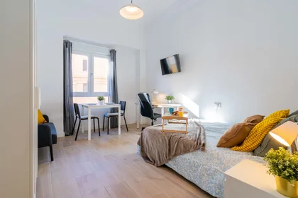 Quarto privado em Carrer d'Honorat Juan, Extramurs, València, Valencia, Spain, imagem 3 de 40