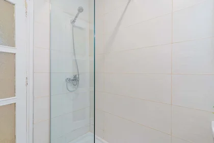 Quarto privado em Carrer d'Honorat Juan, Extramurs, València, Valencia, Spain, imagem 31 de 40