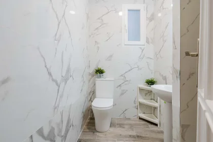Quarto privado em Carrer d'Honorat Juan, Extramurs, València, Valencia, Spain, imagem 32 de 40