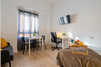 Quarto privado em Carrer d'Honorat Juan, Extramurs, València, Valencia, Spain, imagem 7 de 40