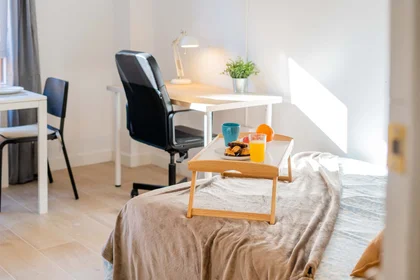 Quarto privado em Carrer d'Honorat Juan, Extramurs, València, Valencia, Spain, imagem 10 de 40