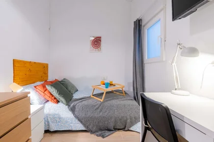 Quarto privado em Carrer d'Honorat Juan, Extramurs, València, Valencia, Spain, imagem 1 de 34