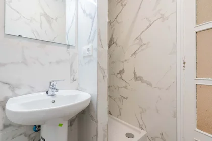Quarto privado em Carrer d'Honorat Juan, Extramurs, València, Valencia, Spain, imagem 28 de 34