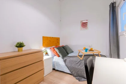 Quarto privado em Carrer d'Honorat Juan, Extramurs, València, Valencia, Spain, imagem 9 de 34