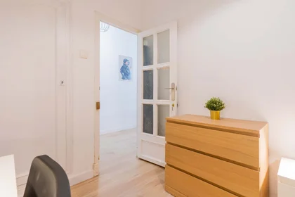 Quarto privado em Carrer d'Honorat Juan, Extramurs, València, Valencia, Spain, imagem 10 de 34