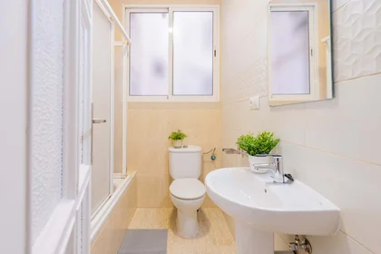Stanza privata in Carrer d'Honorat Juan, Extramurs, València, Valencia, Spain, immagine 20 di 28