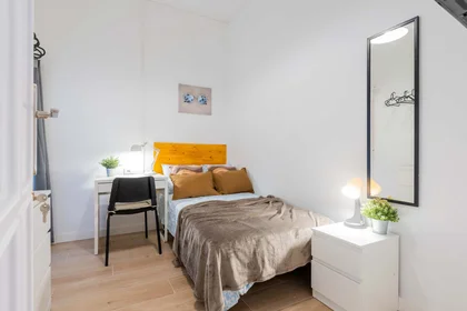 Quarto privado em Carrer d'Honorat Juan, Extramurs, València, Valencia, Spain, imagem 8 de 35