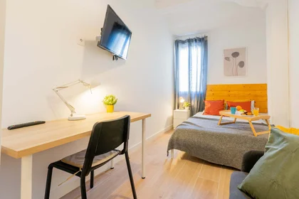 Quarto privado em Carrer d'Honorat Juan, Extramurs, València, Valencia, Spain, imagem 5 de 34