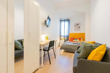 Quarto privado em Carrer d'Honorat Juan, Extramurs, València, Valencia, Spain, imagem 9 de 34