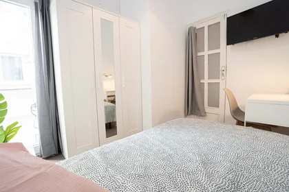 Habitación privada en Carrer d'Honorat Juan, Extramurs, València, Valencia, Spain, imagen 3 de 15