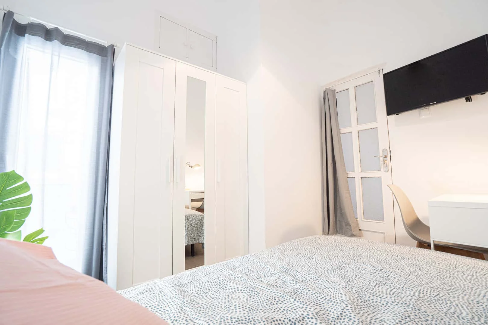 Habitación estudiantil económica cerca del campus en 