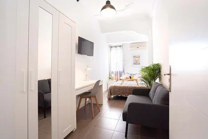 Habitación privada en Carrer d'Honorat Juan, Extramurs, València, Valencia, Spain, imagen 1 de 13