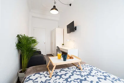 Habitación privada en Carrer d'Honorat Juan, Extramurs, València, Valencia, Spain, imagen 2 de 13