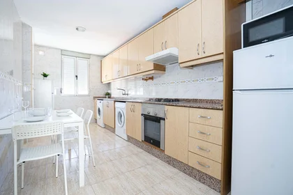 Habitación privada en Carrer d'Honorat Juan, Extramurs, València, Valencia, Spain, imagen 5 de 13