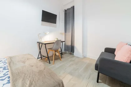 Private room at C/ de Conca, 46008 València, Valencia, Spain, image 1 of 27