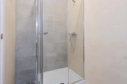 Quarto privado em C/ de Conca, 47, Extramurs, 46008 València, Valencia, Spagna, imagem 12 de 18