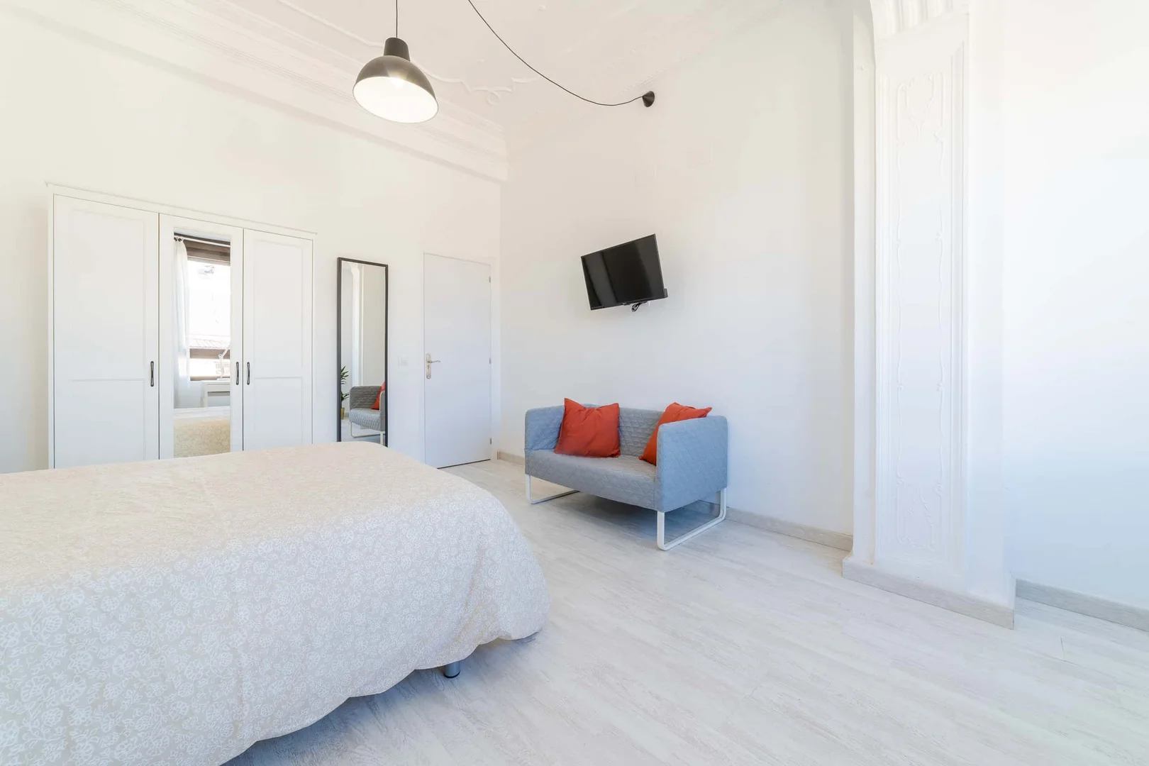 Budget-friendly student room close to campus in