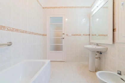 Private room at C/ de Conca, 47, Extramurs, 46008 València, Valencia, Spagna, image 18 of 18