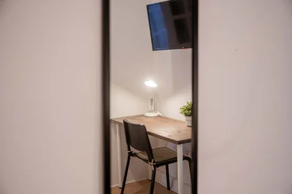 Private room at Carrer d'Honorat Juan, Extramurs, València, Valencia, Spain, image 9 of 35