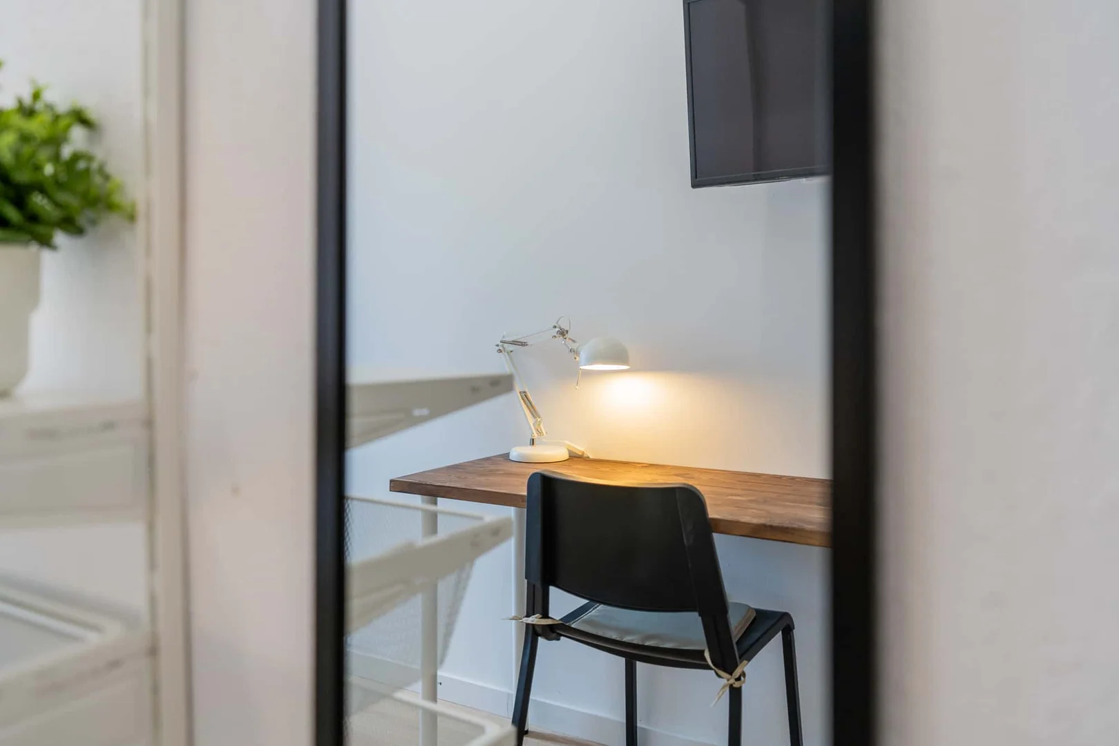 Room for rent in student apartment in , fully furnished