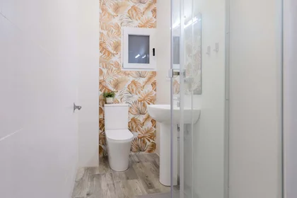 Quarto privado em C/ de Conca, 47, Extramurs, 46008 València, Valencia, Spagna, imagem 16 de 18