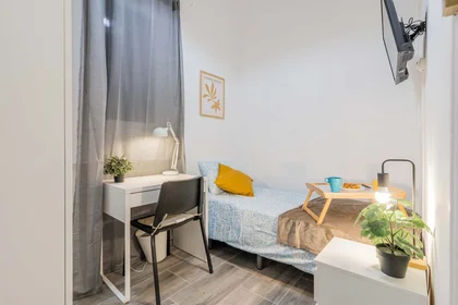 Quarto privado em C/ de Conca, 47, Extramurs, 46008 València, Valencia, Spagna, imagem 2 de 16