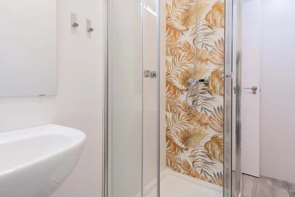 Quarto privado em C/ de Conca, 47, Extramurs, 46008 València, Valencia, Spagna, imagem 13 de 16