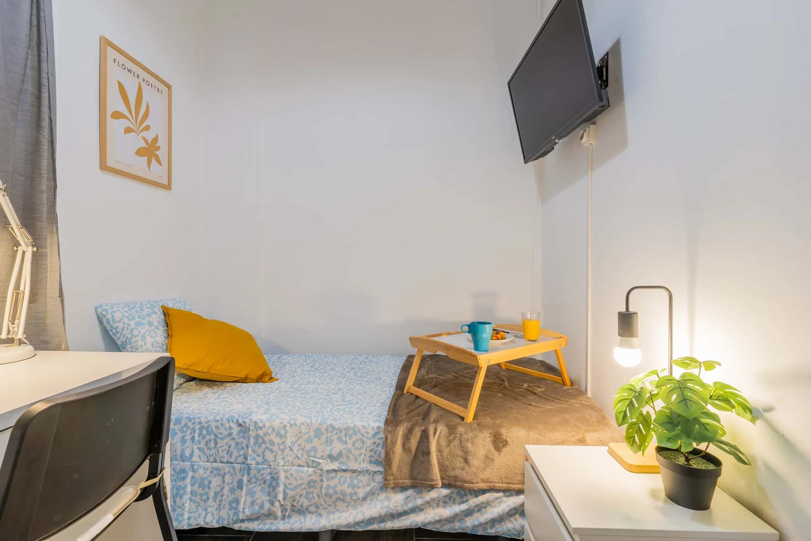 Quarto de estudante económico perto do campus em 