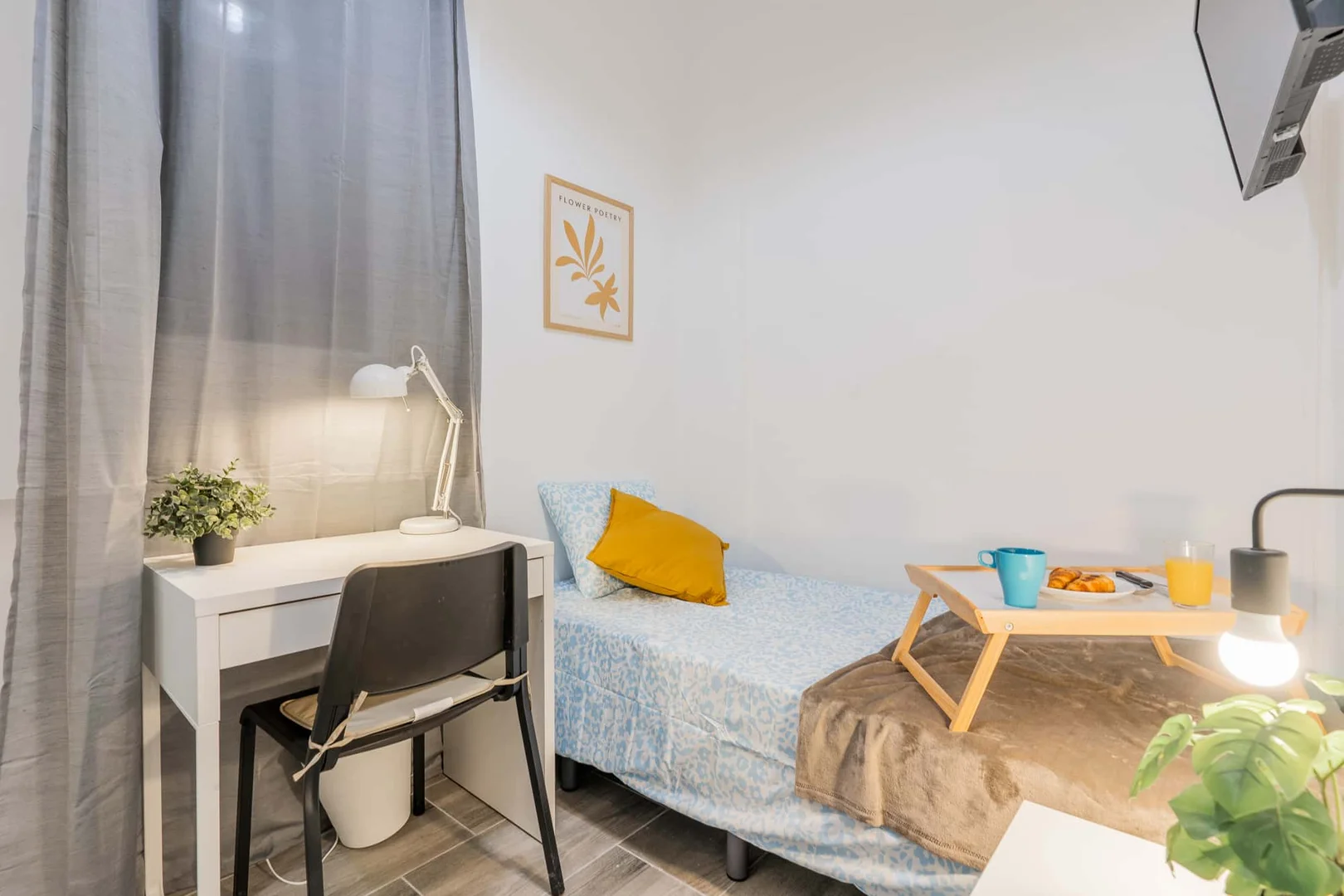 Quarto de estudante económico perto do campus em 