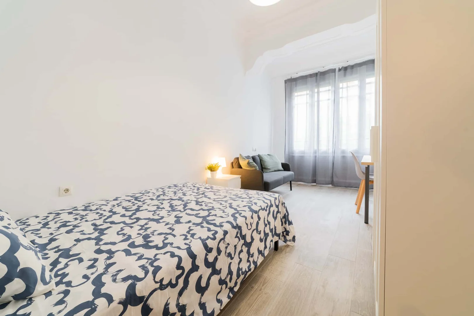 Room for rent in student apartment in , fully furnished