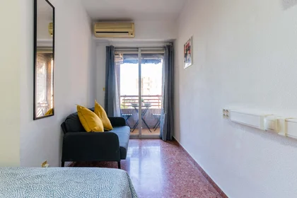 Stanza privata in Carrer Sant Antoni, 140, 46920 Mislata, Valencia, España, immagine 3 di 20